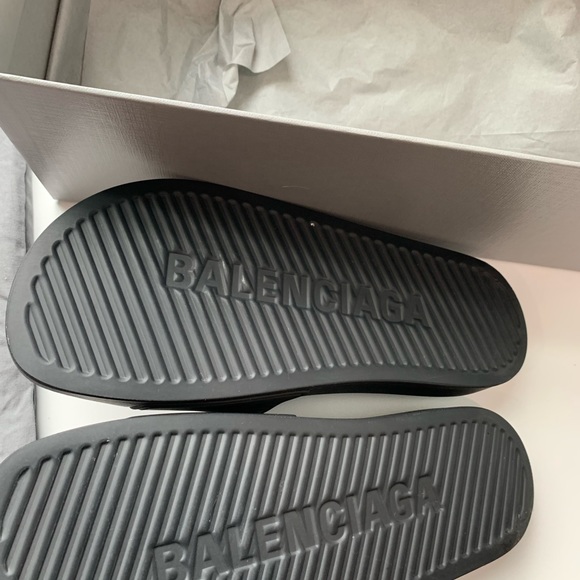Balenciaga slides size 8 preowned worn twice hurt my feet - Picture 2 of 6